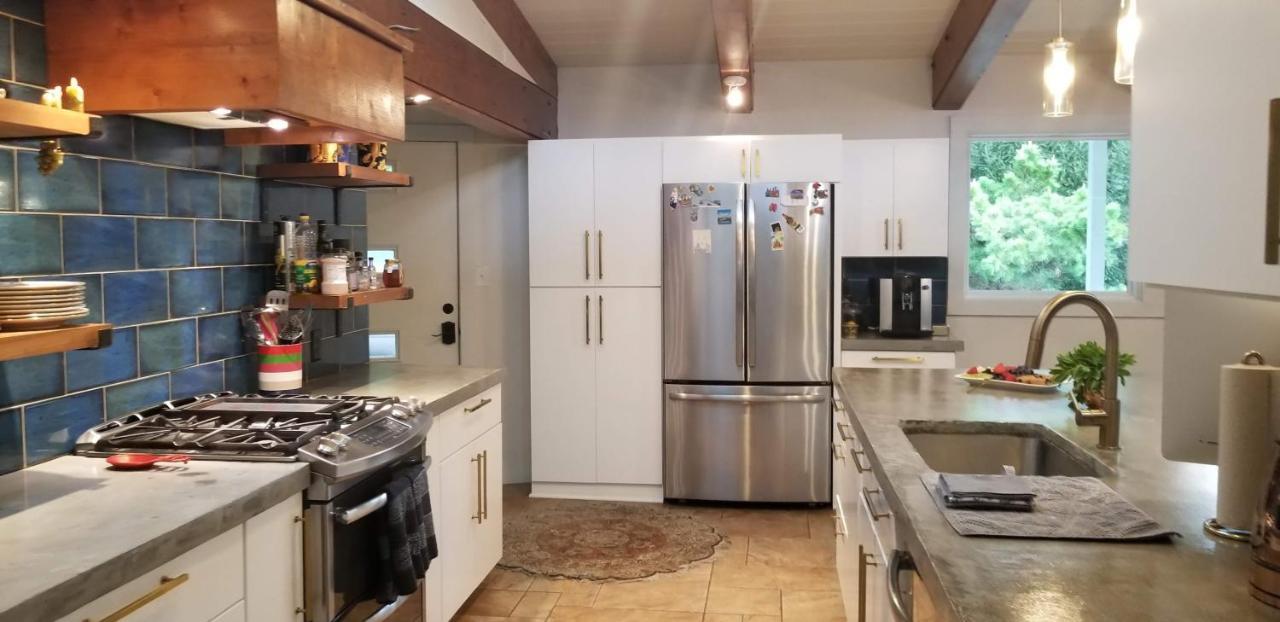 Spectacular In Middletown With Acres Of Privacy Holiday home Louisville