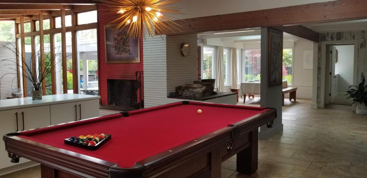 Spectacular In Middletown With Acres Of Privacy Holiday home Louisville