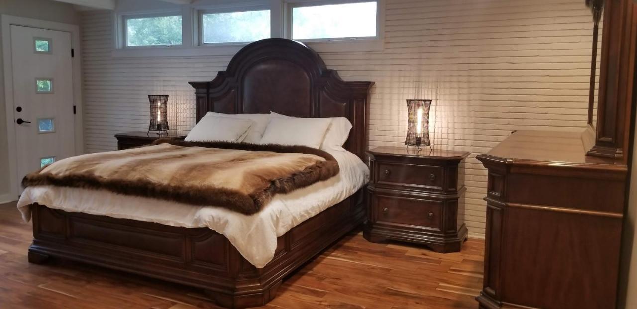 Holiday home Spectacular In Middletown With Acres Of Privacy *