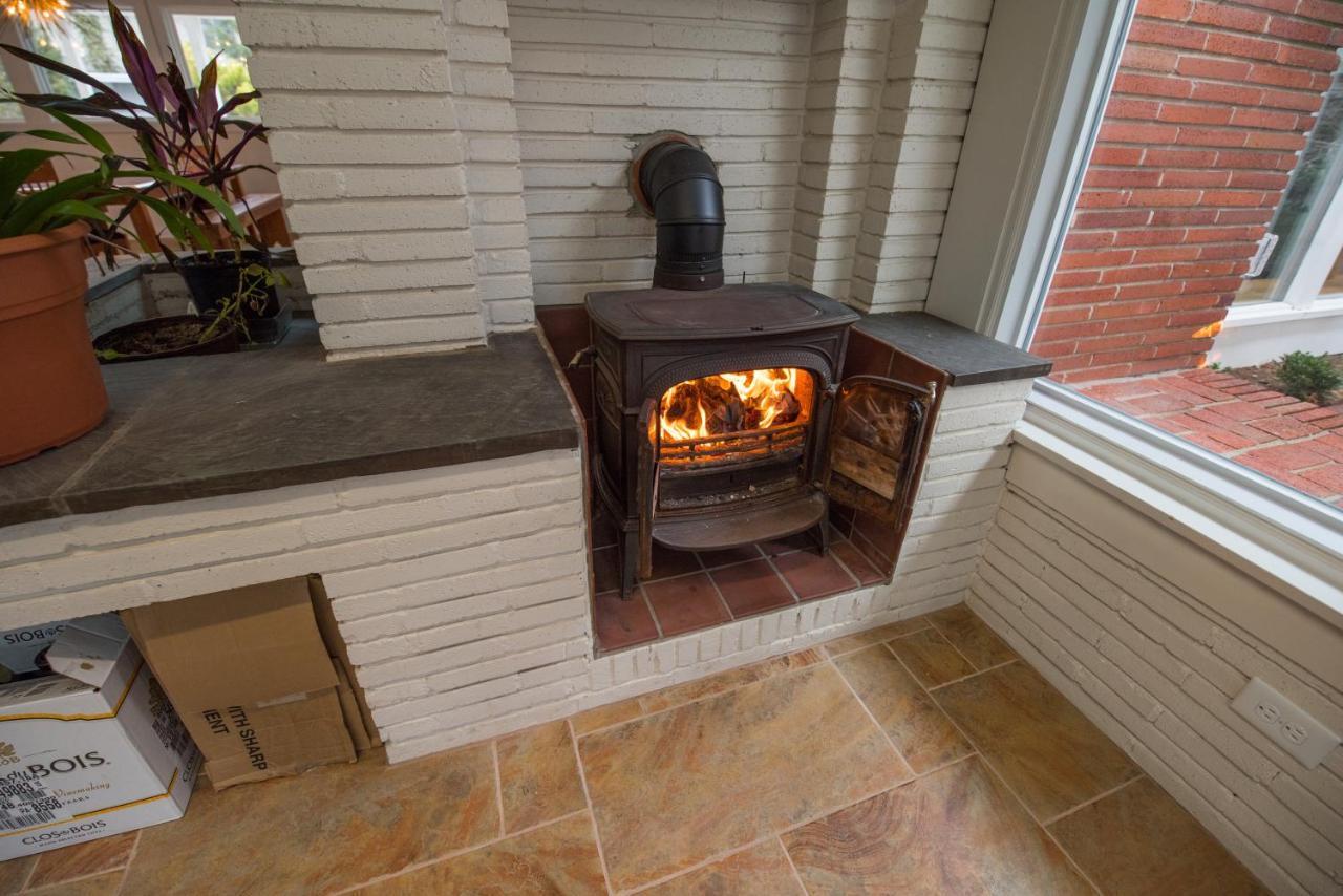 Spectacular In Middletown With Acres Of Privacy Holiday home *
