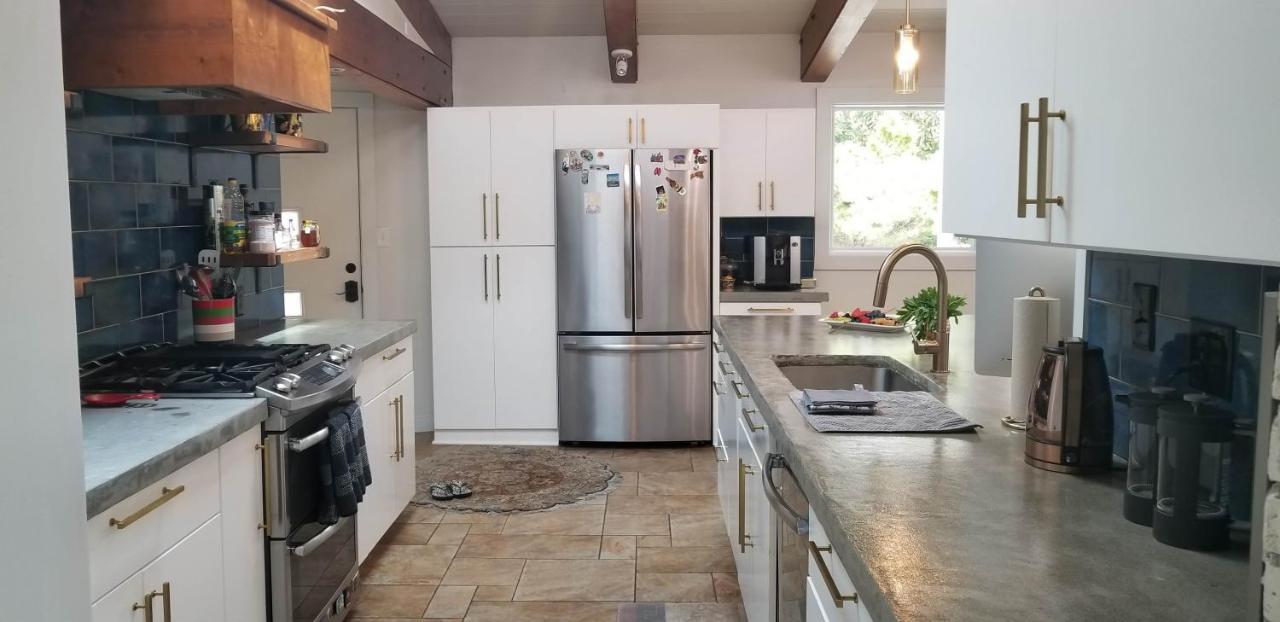 Spectacular In Middletown With Acres Of Privacy Holiday home Louisville