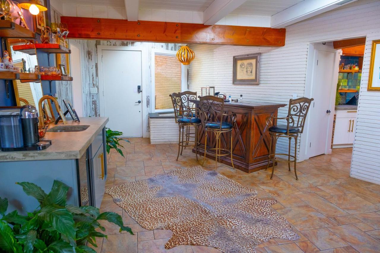 Spectacular In Middletown With Acres Of Privacy Holiday home *