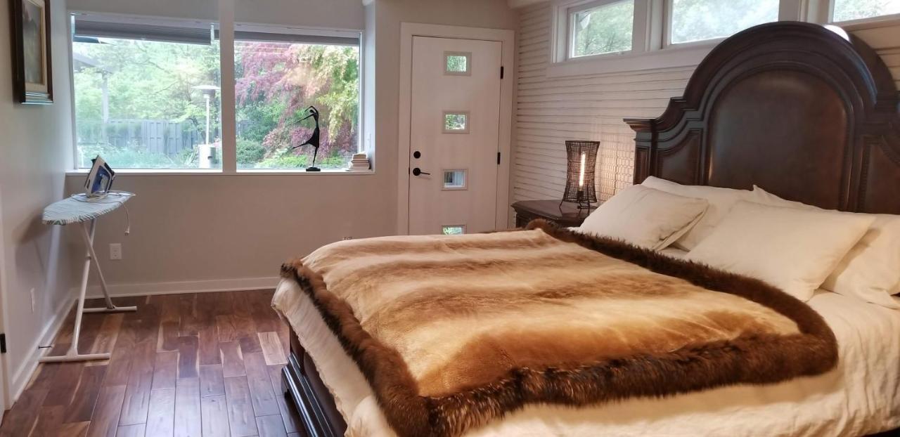 Holiday home Spectacular In Middletown With Acres Of Privacy