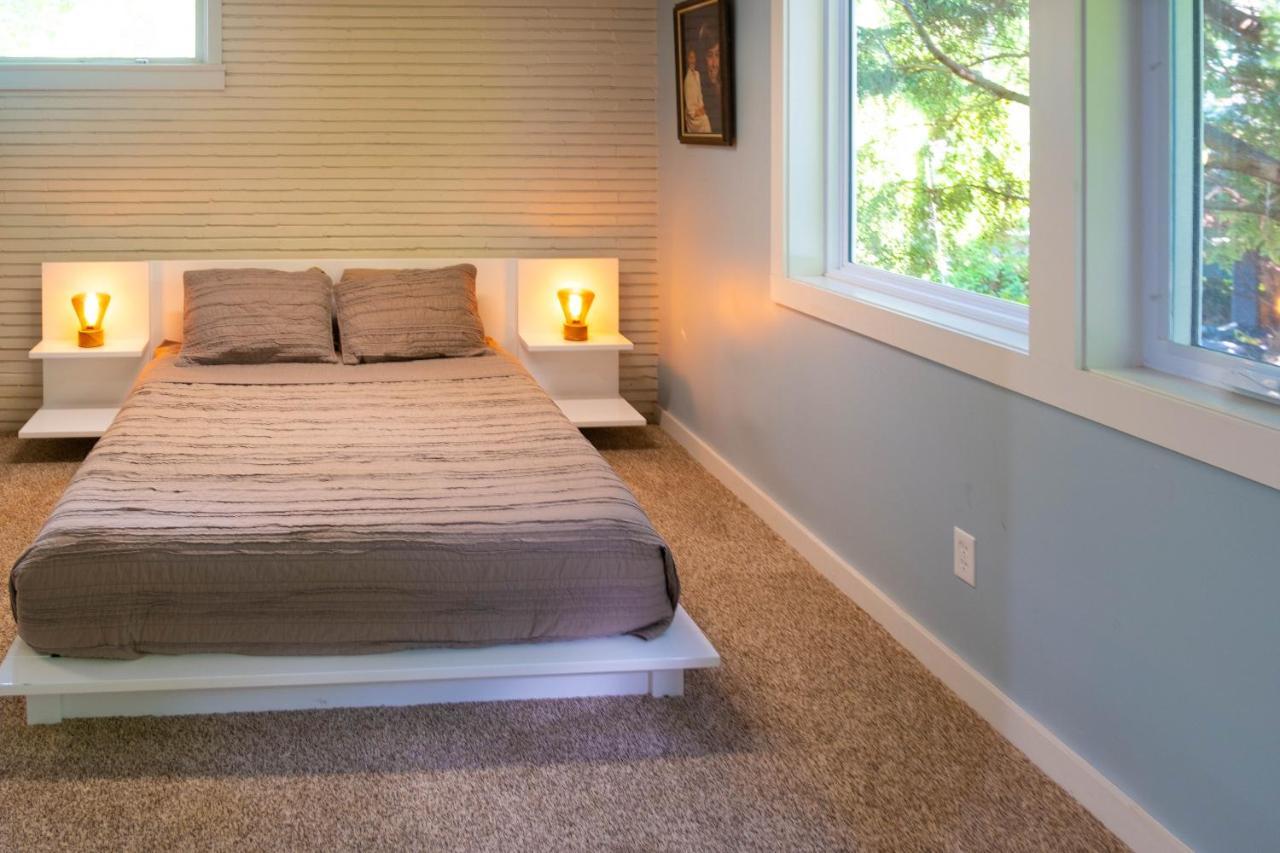 Holiday home Spectacular In Middletown With Acres Of Privacy Louisville