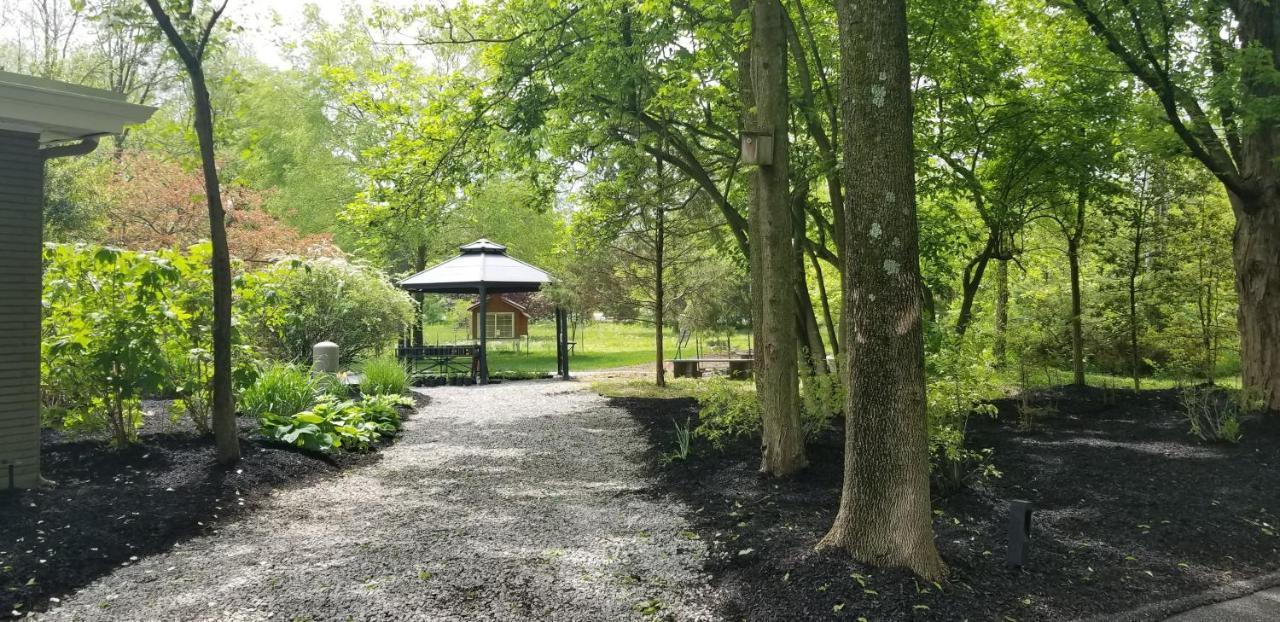 Spectacular In Middletown With Acres Of Privacy * Louisville